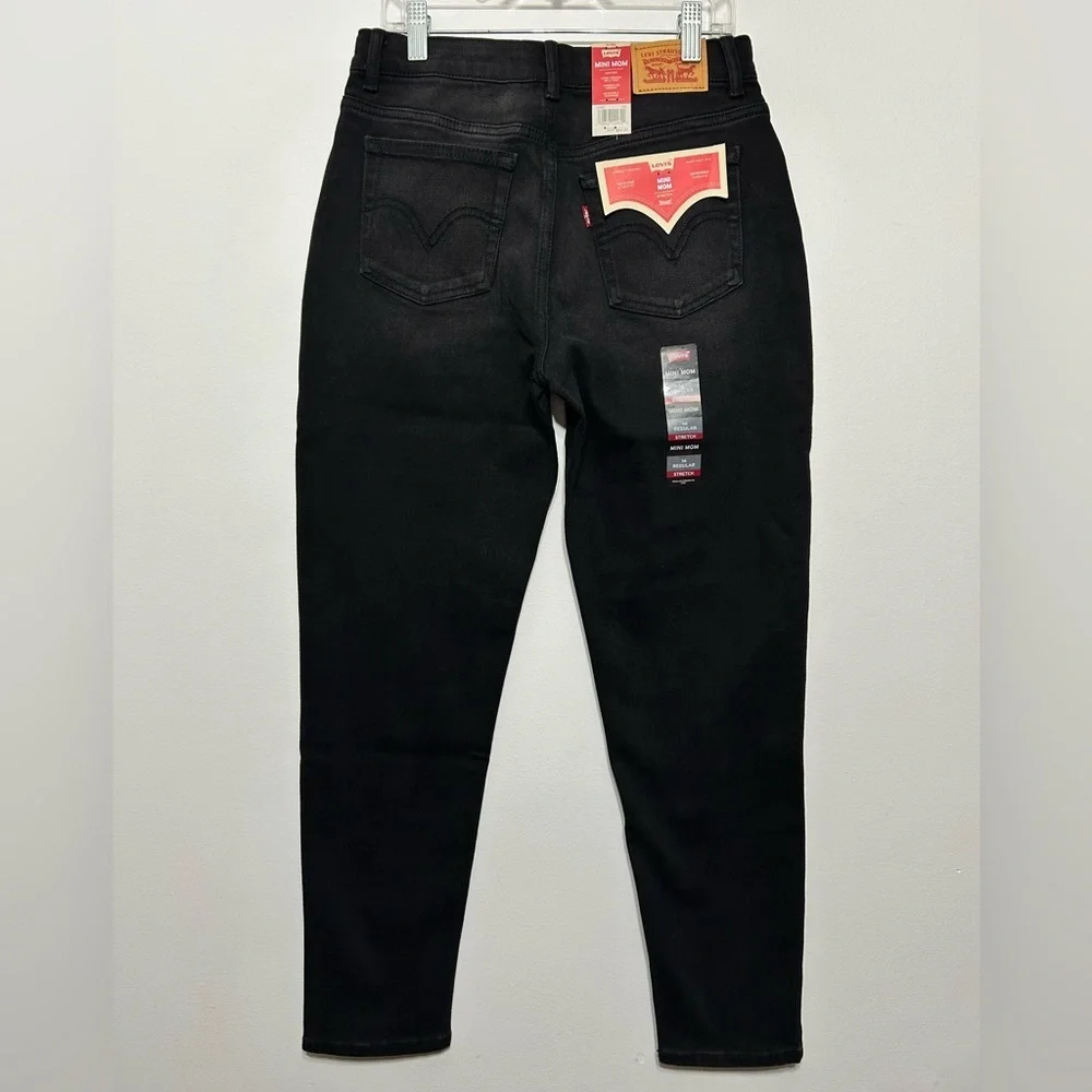 New! Levi’s High Rise Mini Mom Jeans